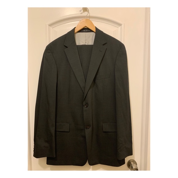 Hugo Boss man suit grey color size 44R
